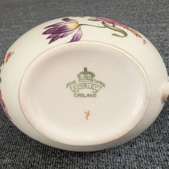 Aynsley Bone China Wilton Blue Creamer, Made in England - Picture 4 of 4